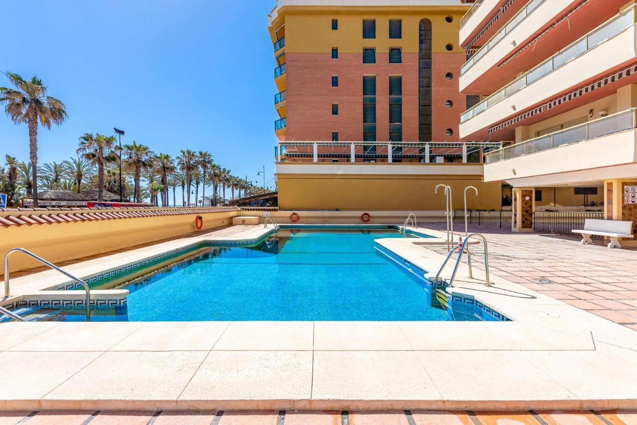 797 Holiday Rentals - Amplio Piso Con Terraza En Primera Linea De Playa 토레몰리노스 외부 사진