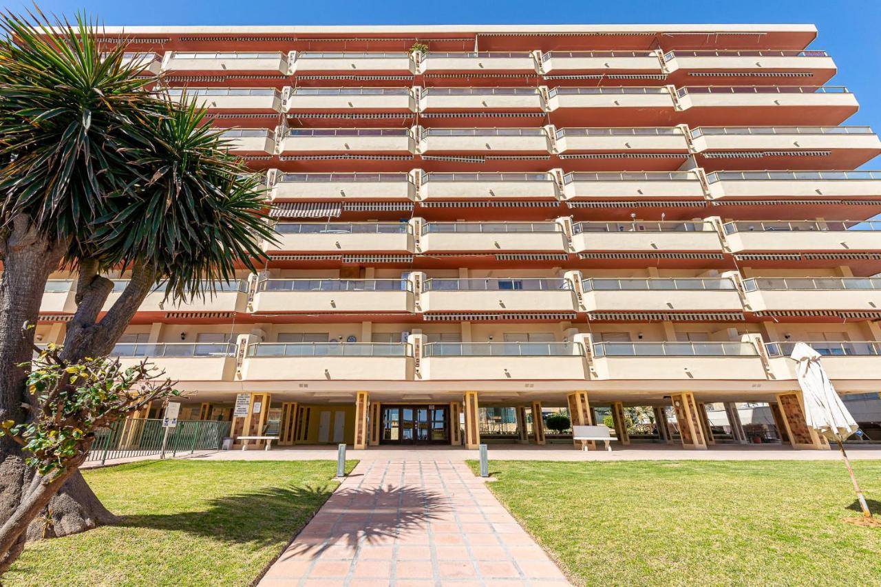 797 Holiday Rentals - Amplio Piso Con Terraza En Primera Linea De Playa 토레몰리노스 외부 사진