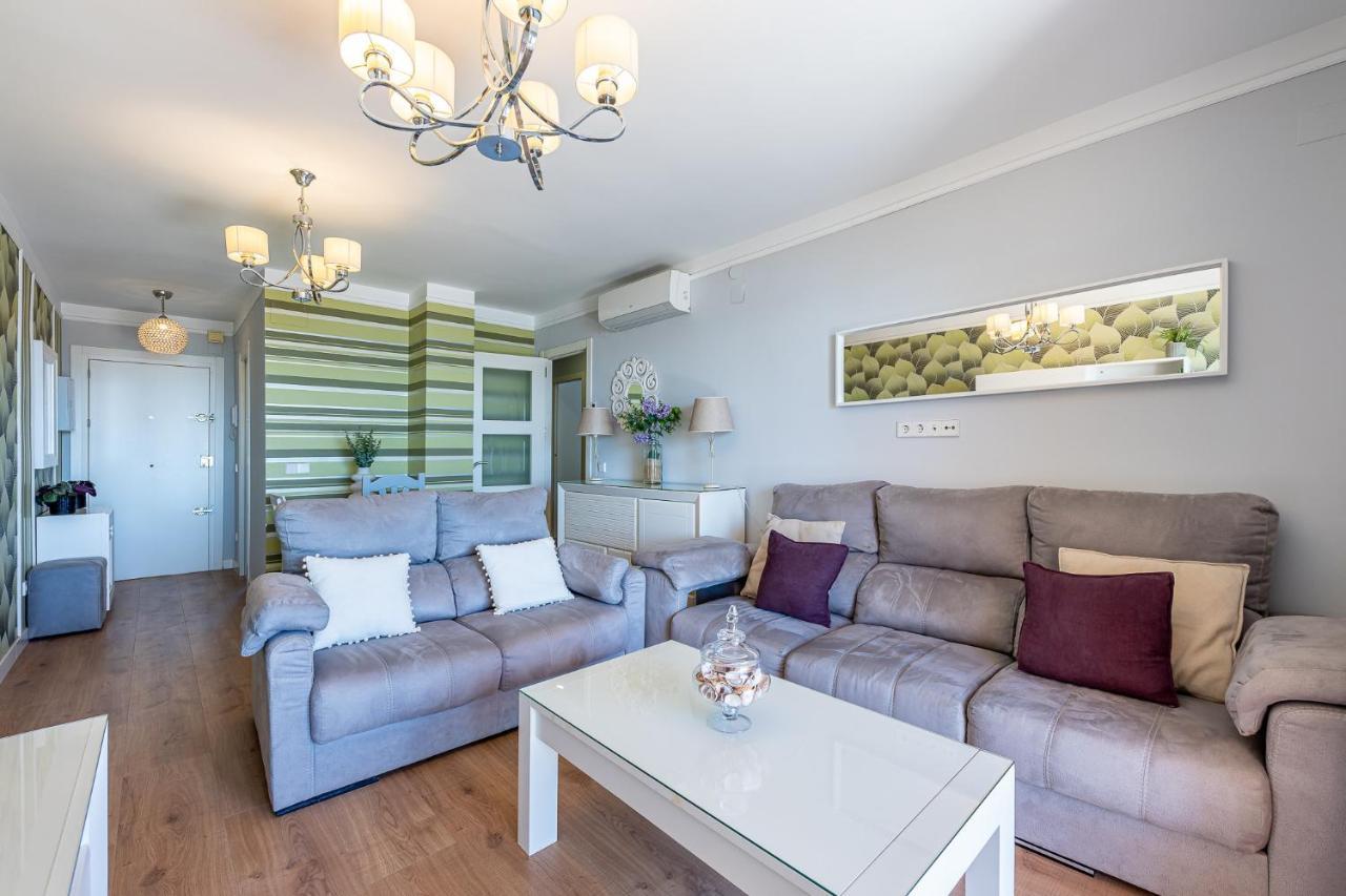 797 Holiday Rentals - Amplio Piso Con Terraza En Primera Linea De Playa 토레몰리노스 외부 사진