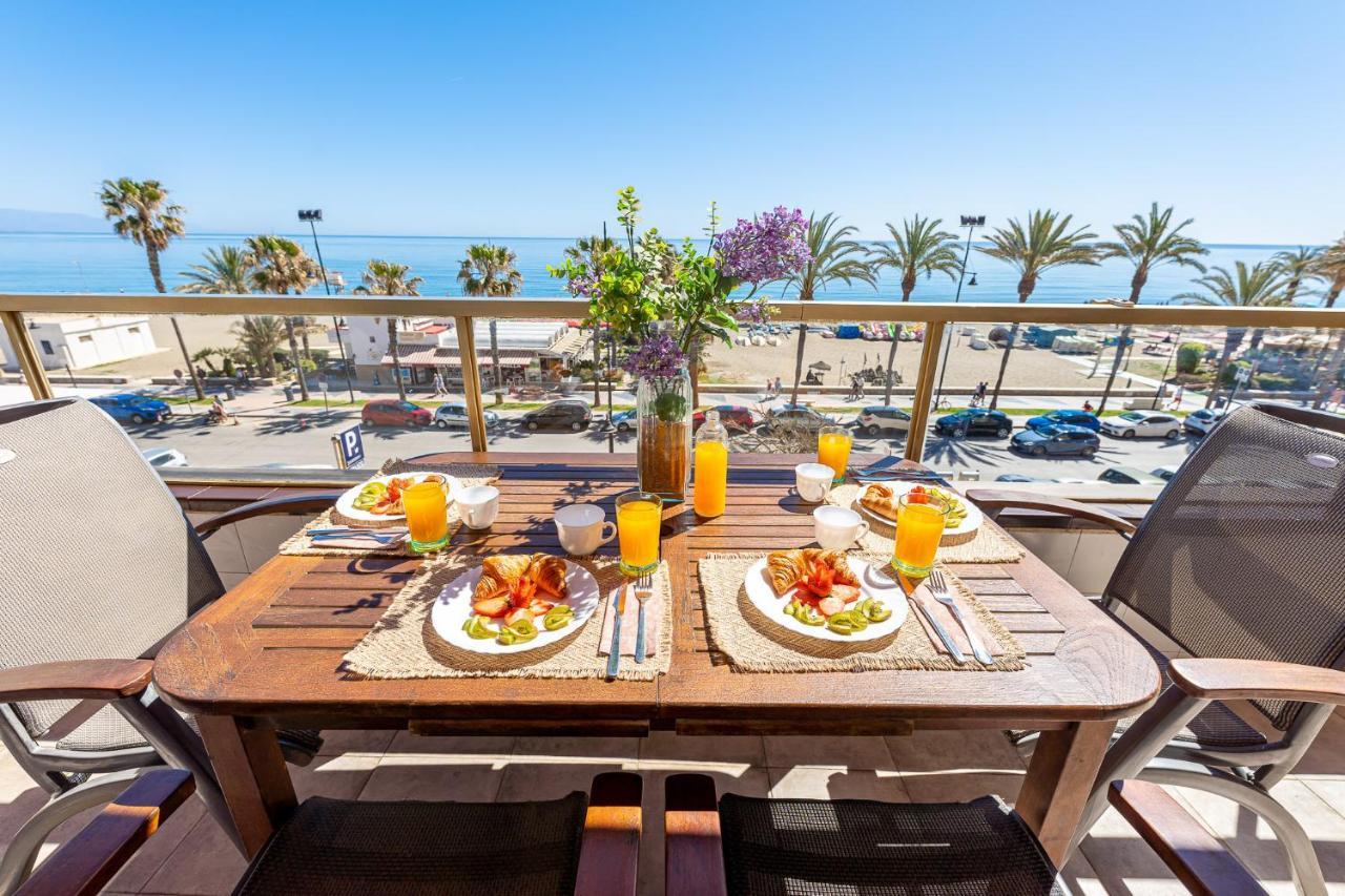797 Holiday Rentals - Amplio Piso Con Terraza En Primera Linea De Playa 토레몰리노스 외부 사진