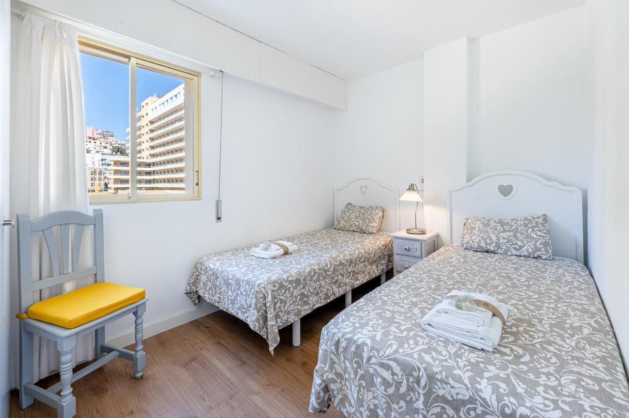 797 Holiday Rentals - Amplio Piso Con Terraza En Primera Linea De Playa 토레몰리노스 외부 사진