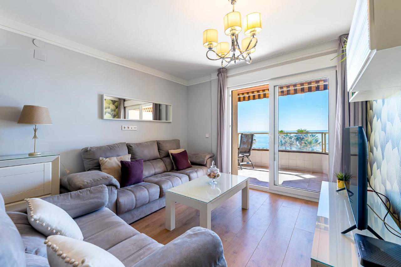 797 Holiday Rentals - Amplio Piso Con Terraza En Primera Linea De Playa 토레몰리노스 외부 사진