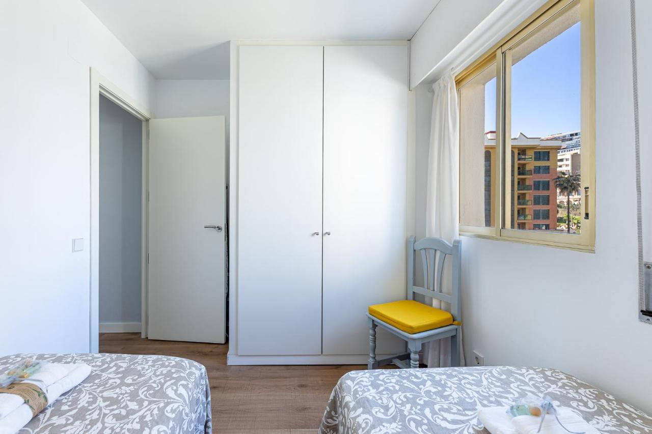 797 Holiday Rentals - Amplio Piso Con Terraza En Primera Linea De Playa 토레몰리노스 외부 사진