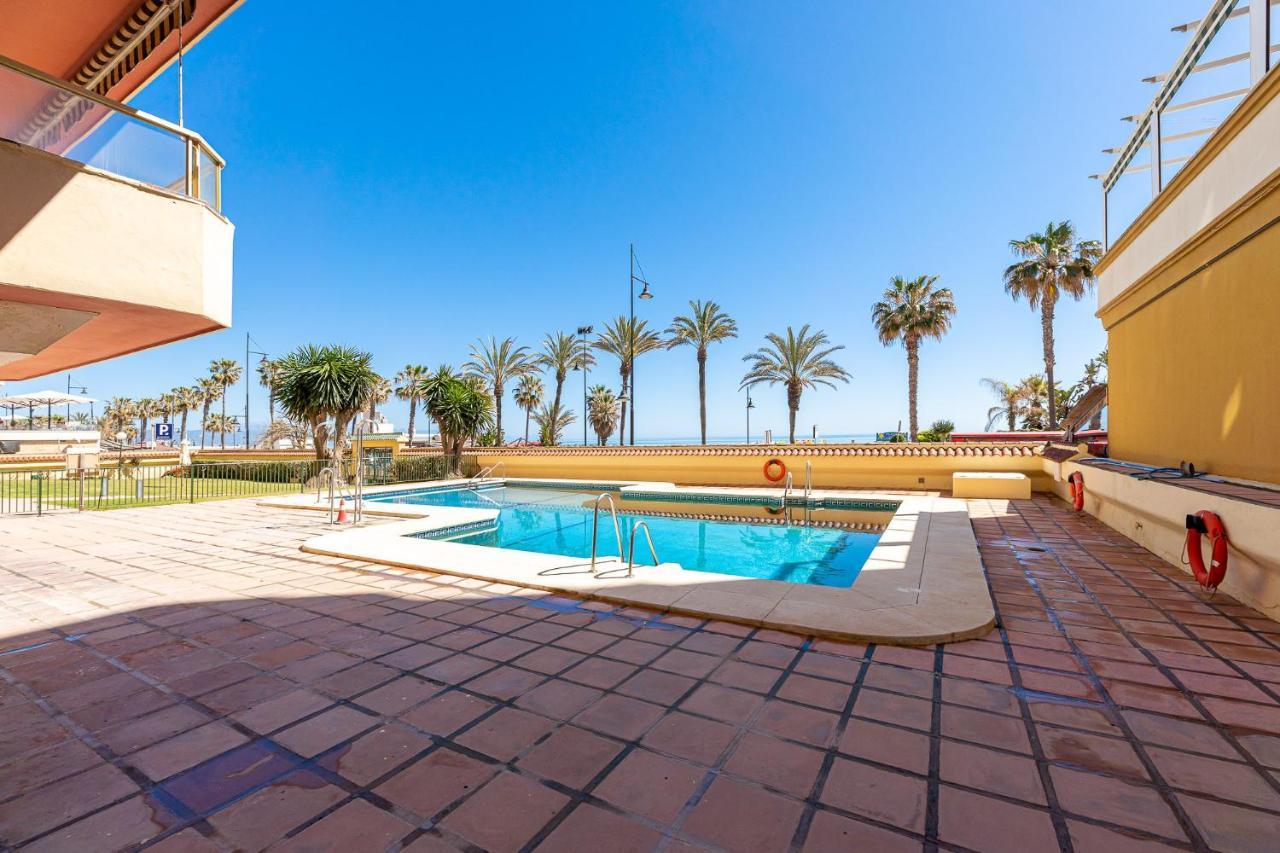 797 Holiday Rentals - Amplio Piso Con Terraza En Primera Linea De Playa 토레몰리노스 외부 사진