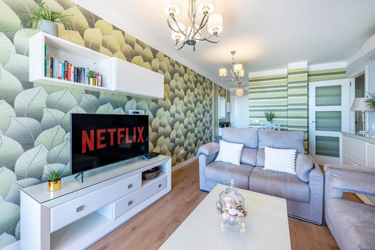 797 Holiday Rentals - Amplio Piso Con Terraza En Primera Linea De Playa 토레몰리노스 외부 사진